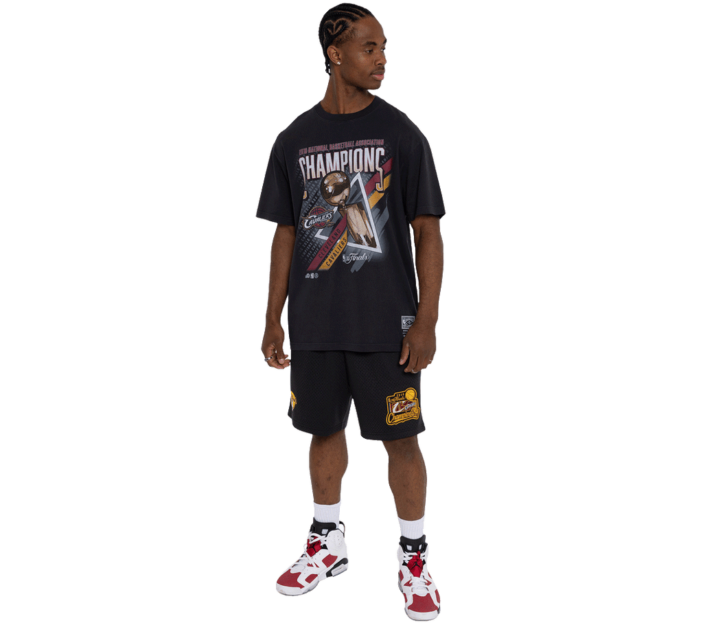 Mitchell & Ness Cavs 16 mesh shorts