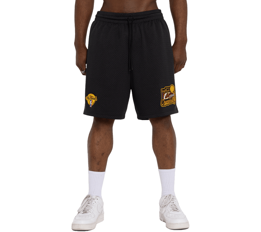 Mitchell & Ness Cavs 16 mesh shorts