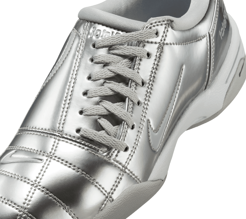 W Nike Total 90