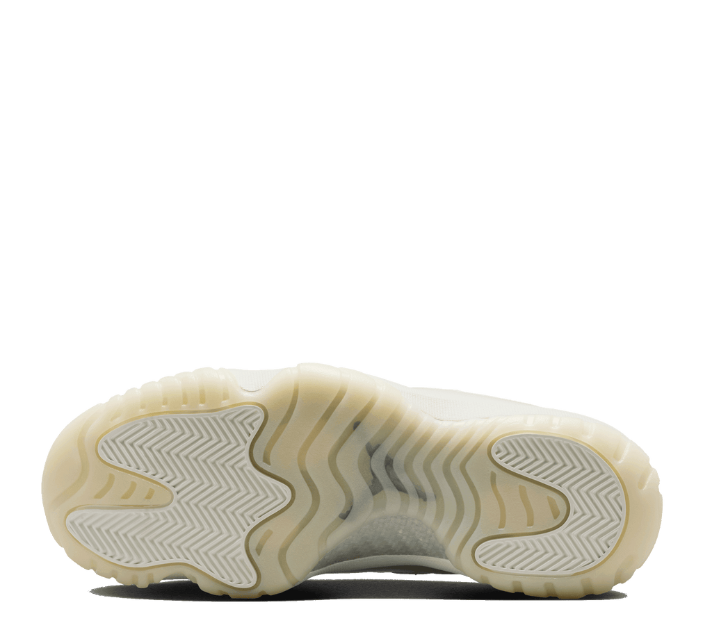 W Air Jordan 11 Retro "Pearl"