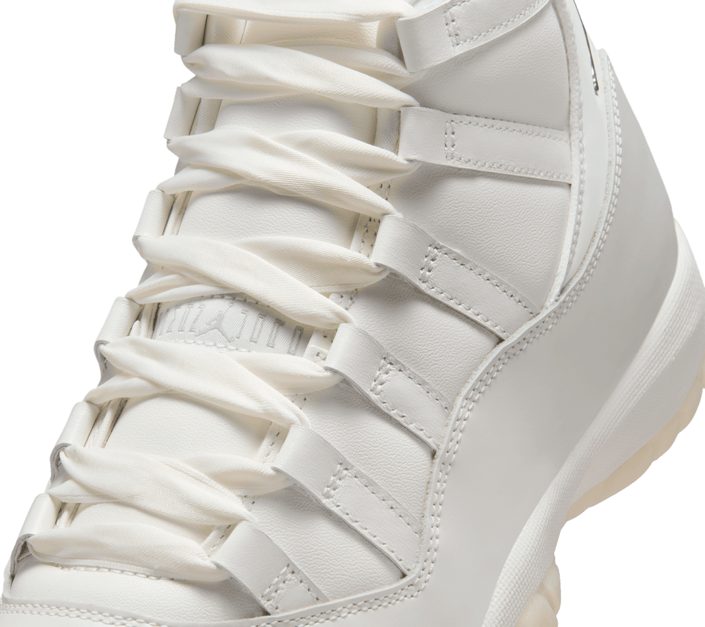 W Air Jordan 11 Retro "Pearl"