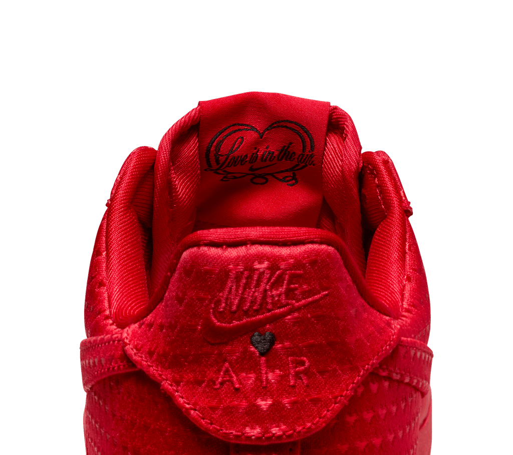 Nike Air Force 1 Retro "Valentines"