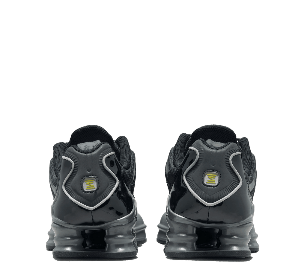 Nike shox 2025 v street